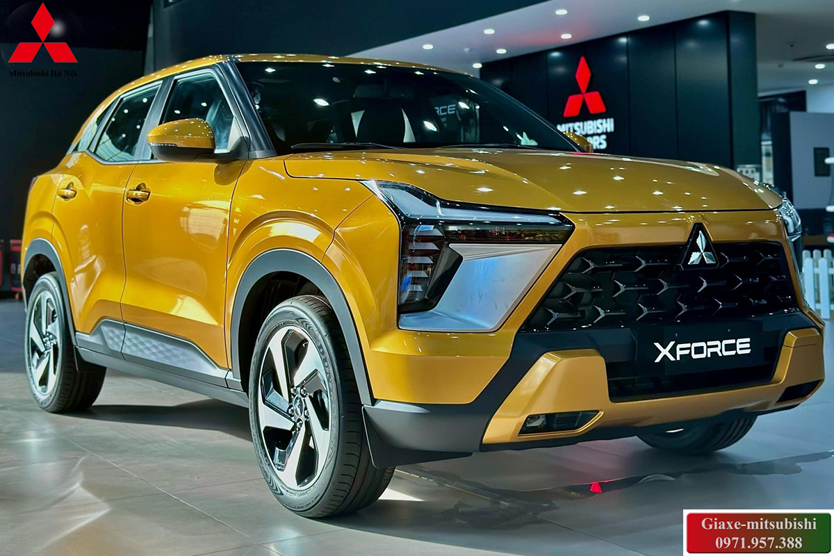 Xe Mitsubishi Xforce GLX màu vàng