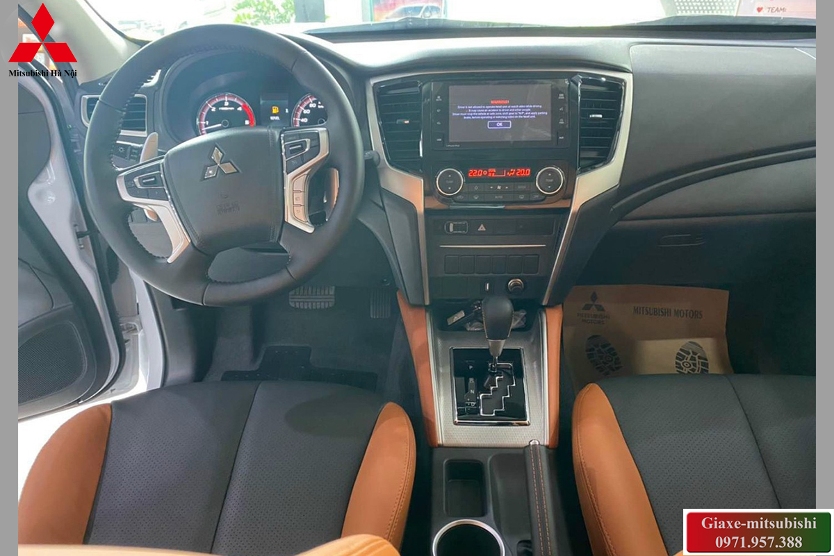 Nội thất xe bán tải Mitsubishi Triton 2024