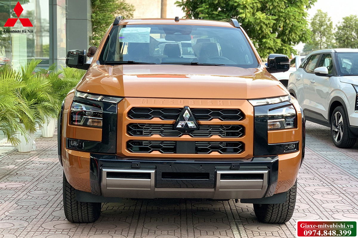 Đầu xe bán tải Mitsubishi Triton 4WD AT Athlete