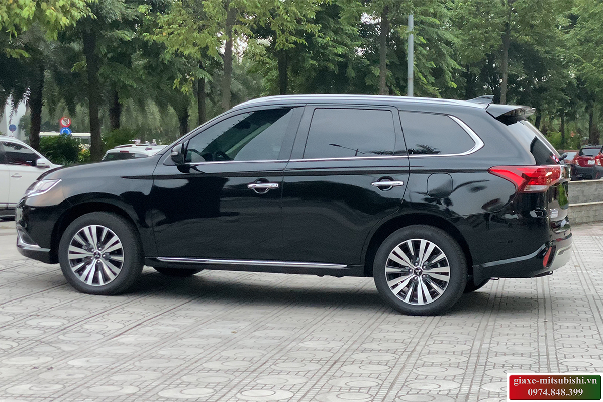 xe mitsubishi outlander 2024 cvt màu đen