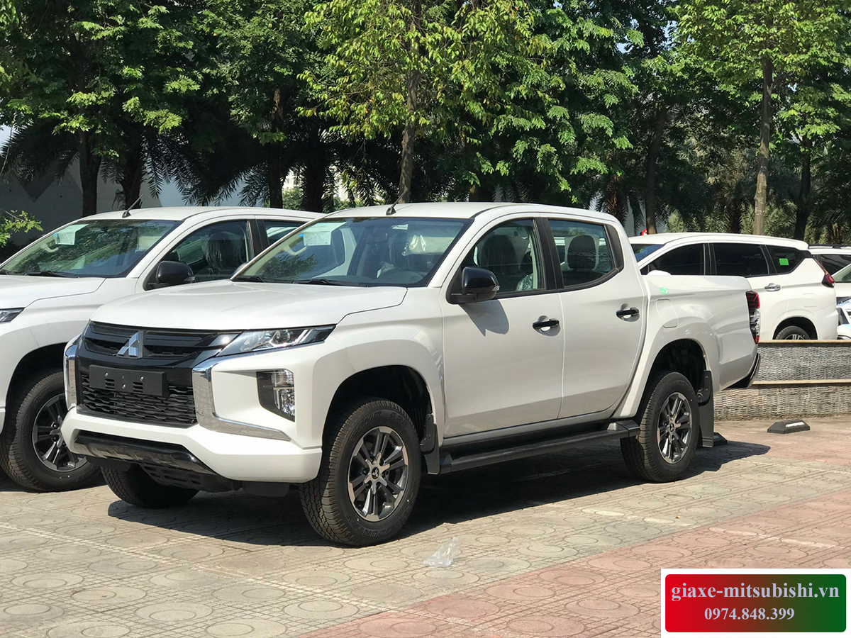 Xe bán tải Mitsubishi Triton 4x4 MT số sàn