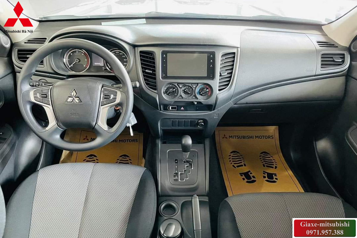 z4298527149914_ebf1411d06f0887b64567bb5a107d854 Nội thất xe bán tải Mitsubishi Triton 4x2AT