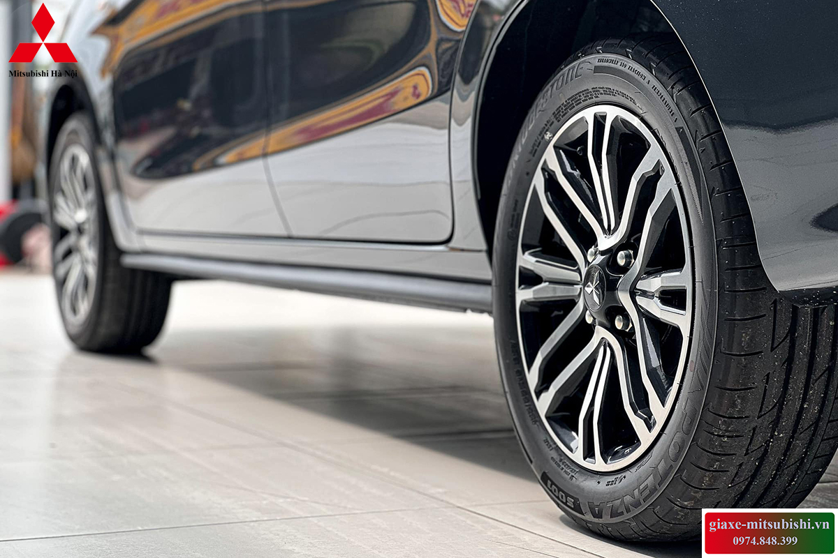 larang xe mitsubishi Attrage 2024 số sàn màu xám xanh