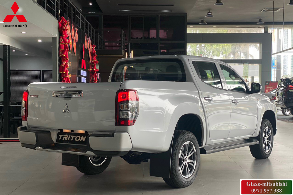z4298526758582_3ff90d33d5dffe47710502e979f3e909 Xe bán tải Mitsubishi Triton 4x2 AT màu trắng