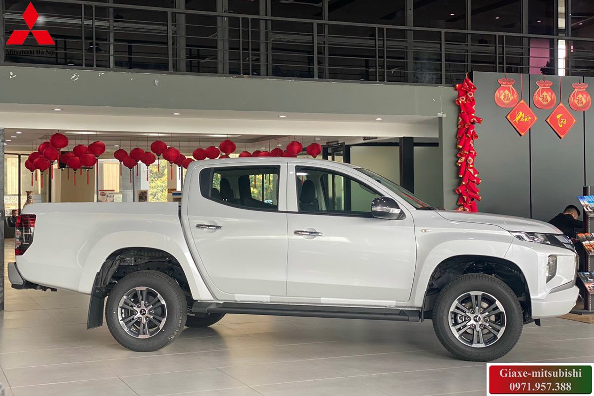 z4298526477023_1b5dd5968ea3b7ef6d3269ddfa289e0c Xe bán tải Mitsubishi Triton 4x2 AT màu trắng