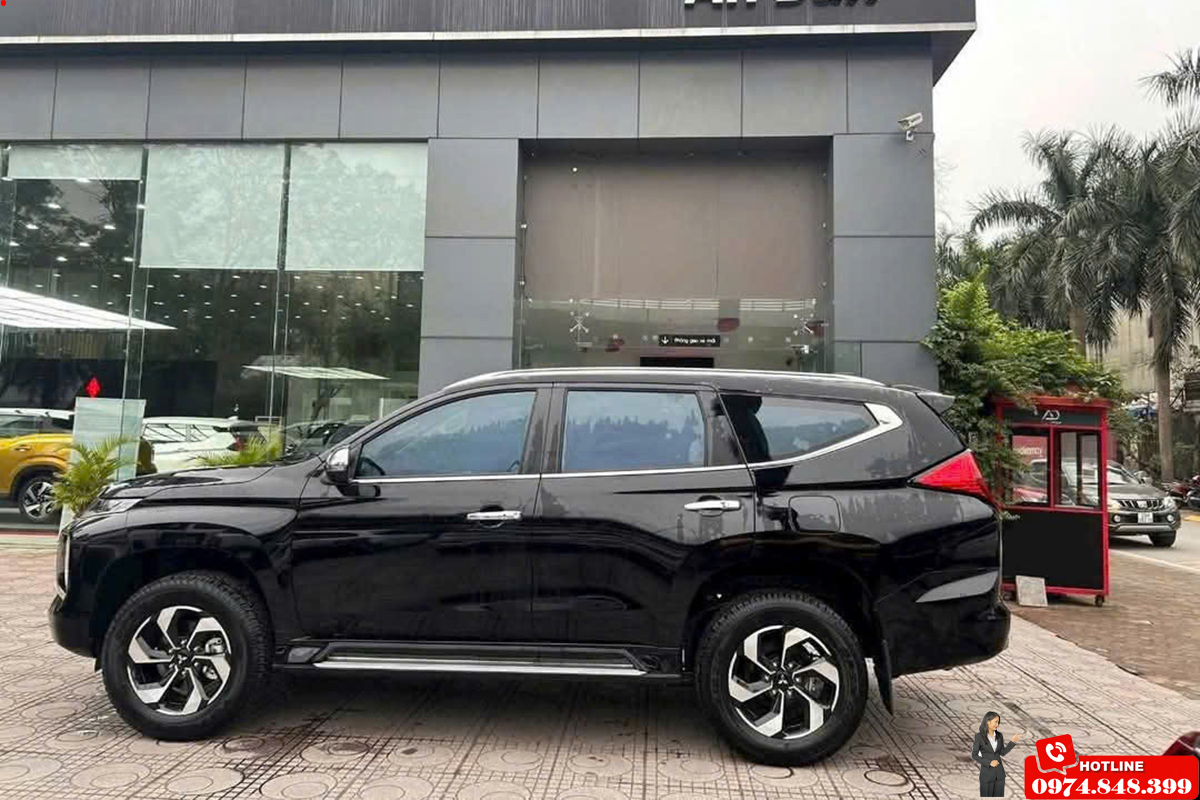 BÁN MITSUBISHI PAJERO SPORT MÁY XĂNG 2025