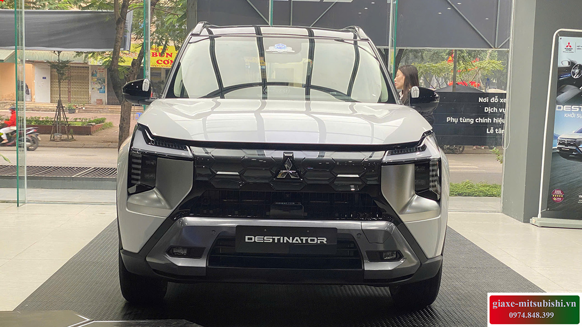 Cụm đèn pha cos xe Mitsubishi Destinator