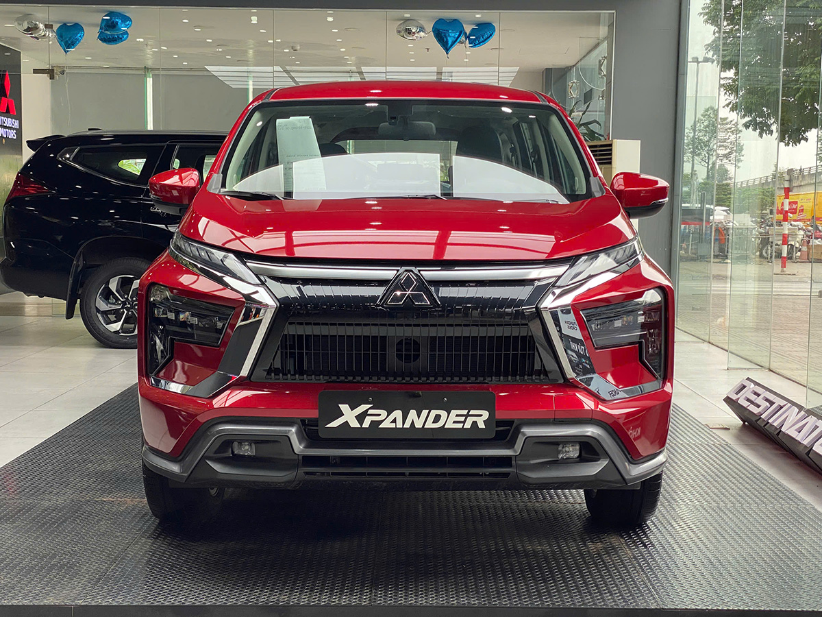 Mitsubishi Xpander 2026 màu đỏ thiết kế mới